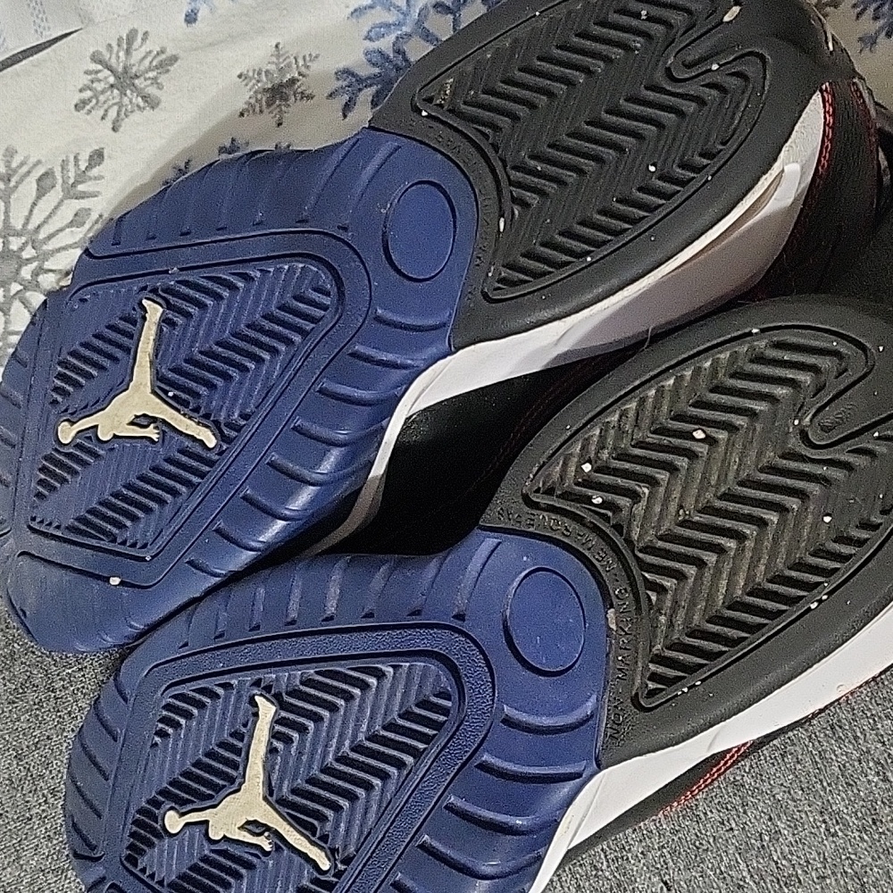Jordan B'loyal Bred sneakers - Picture 7 of 9